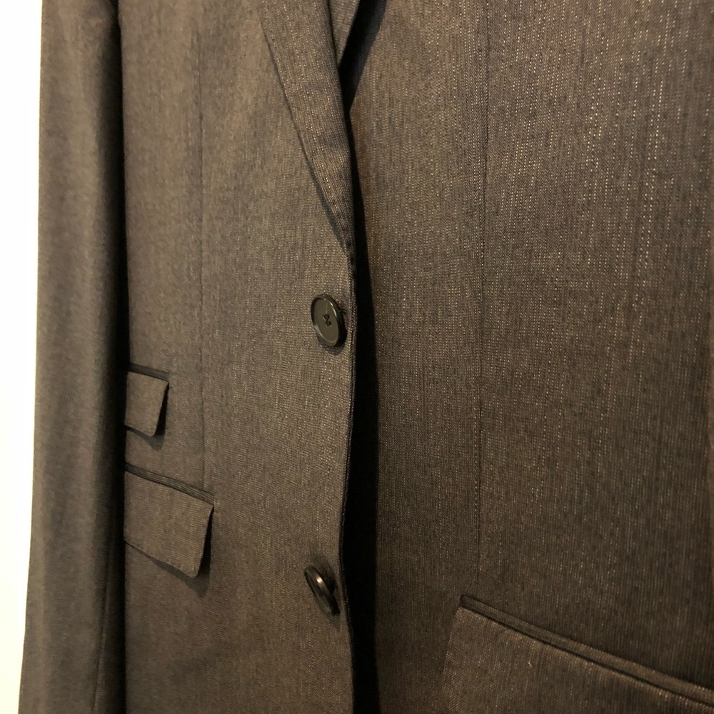 Hugo Boss 3-Piece Suit - Picture 2 of 8